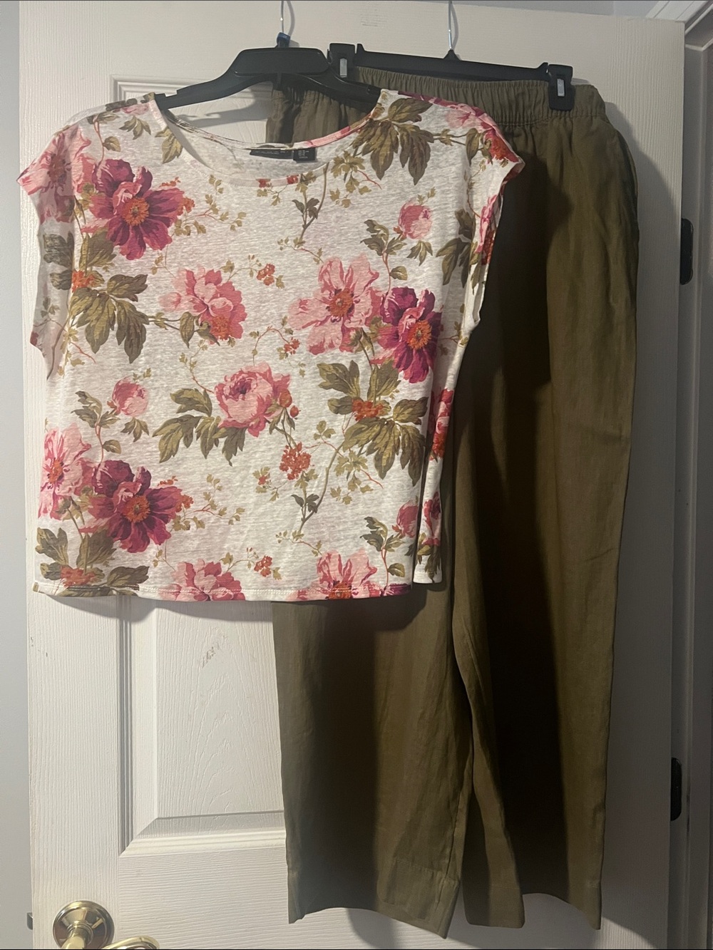 Tahari Olive Wide-Leg Pants with White Pink Floral Crop Top
